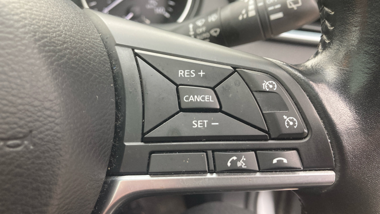 Nissan Qashqai 1.2 DiG-T N-Connecta 5dr Petrol Hatchback